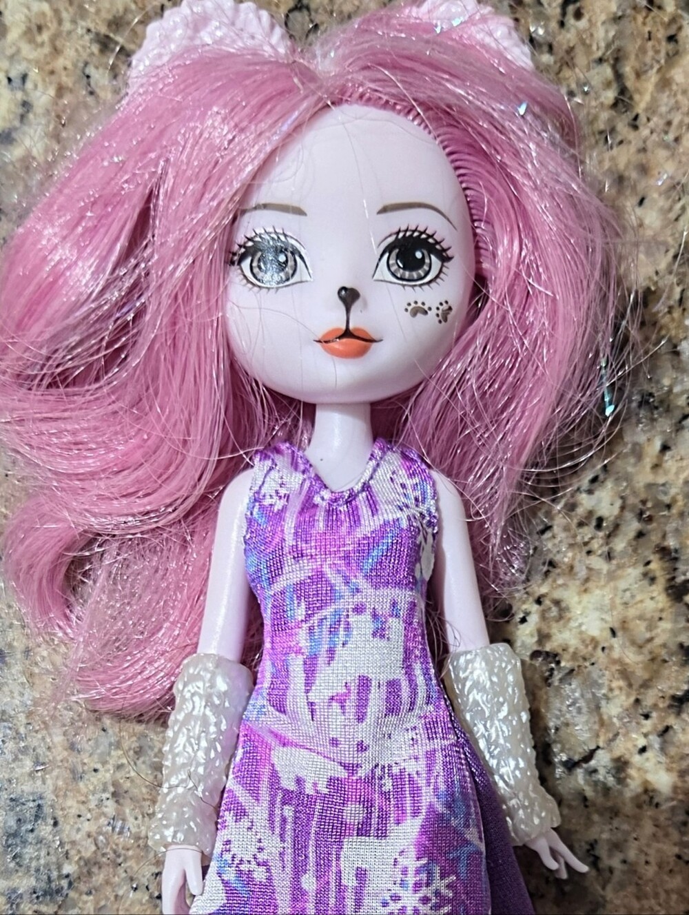 Ever After High Epic Winter Pixie Bear Doll Dress Shoes 8” Tall Mattel Monster
